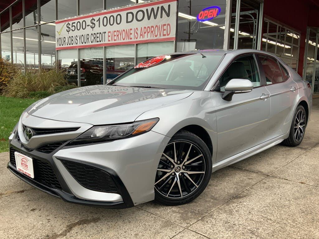 2022 Toyota Camry SE FWD
