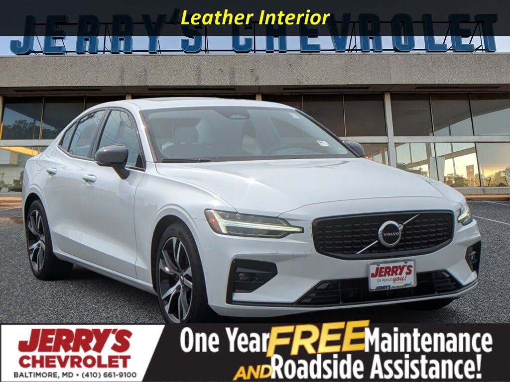 2024 Volvo S60 B5 Core Dark Theme FWD