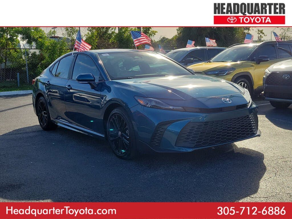 2025 Toyota Camry SE FWD