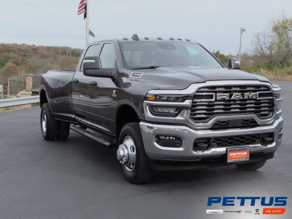 2026 RAM 3500 Tradesman Crew Cab LB DRW 4WD