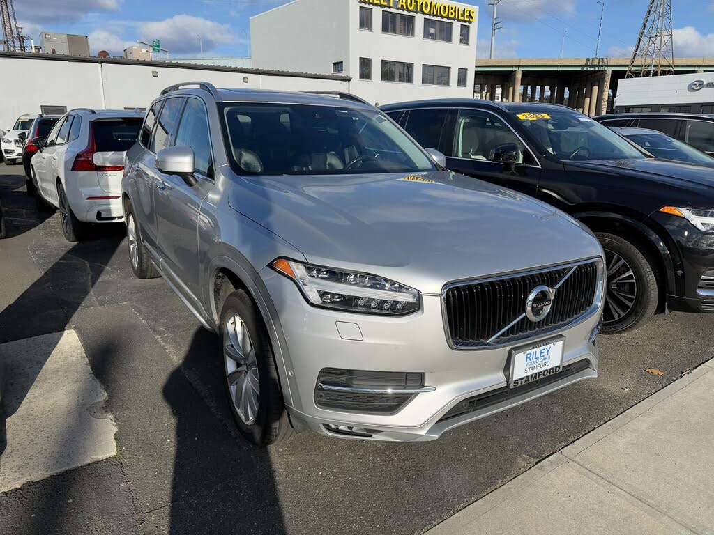 2018 Volvo XC90 T6 Momentum AWD