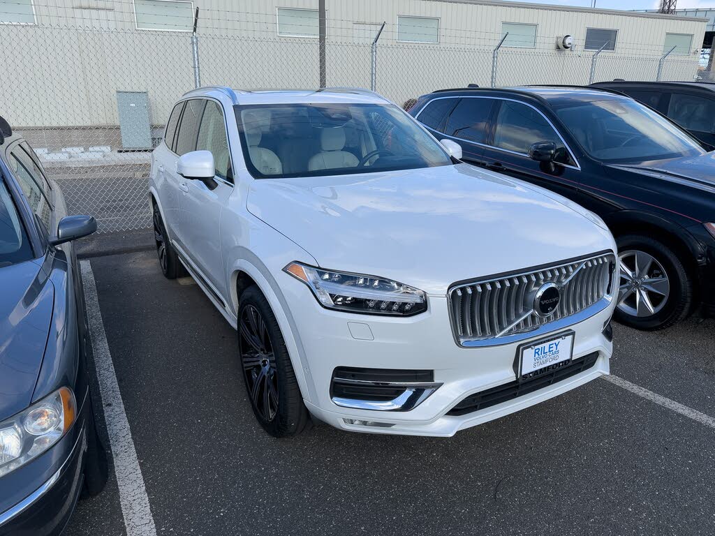 2023 Volvo XC90 B6 Ultimate Bright Theme 6-Passenger AWD
