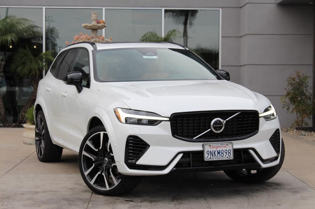 2025 Volvo XC60 Recharge T8 Ultra Dark Theme eAWD