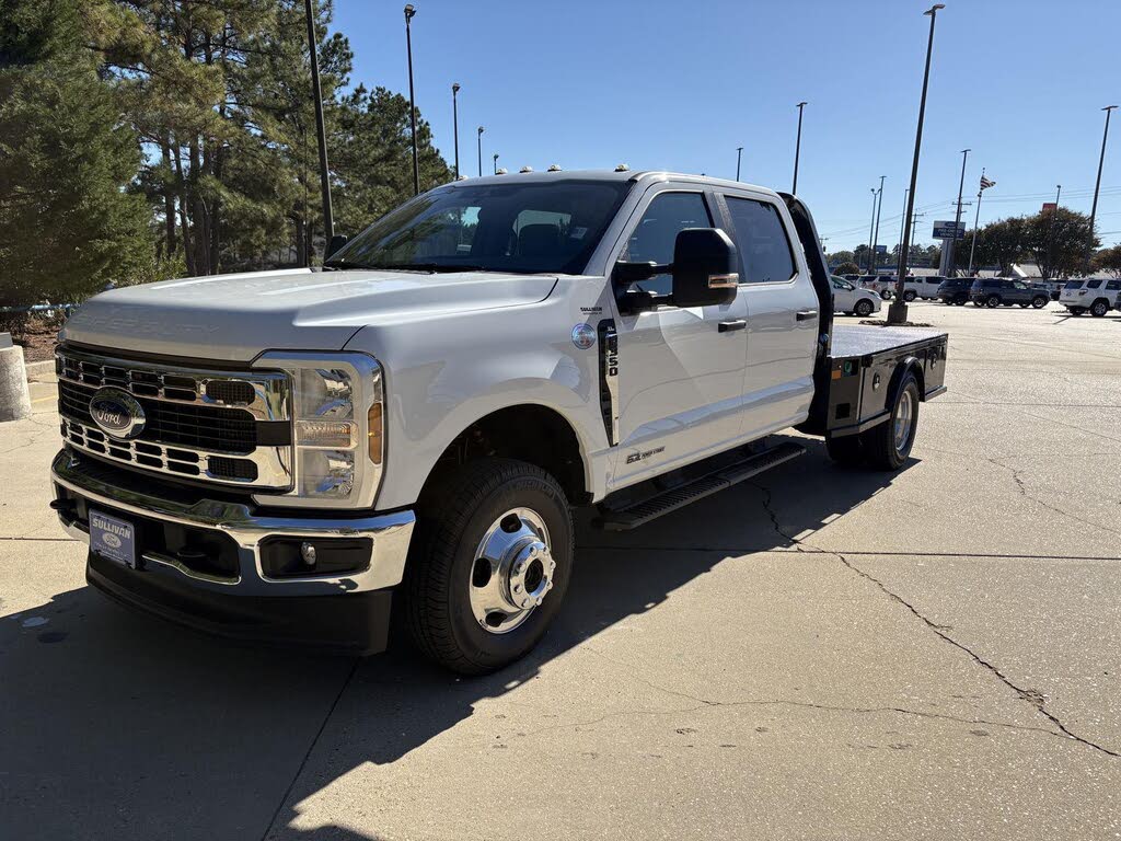 2026 Ford F-350 Super Duty Chassis XL Crew Cab DRW 4WD