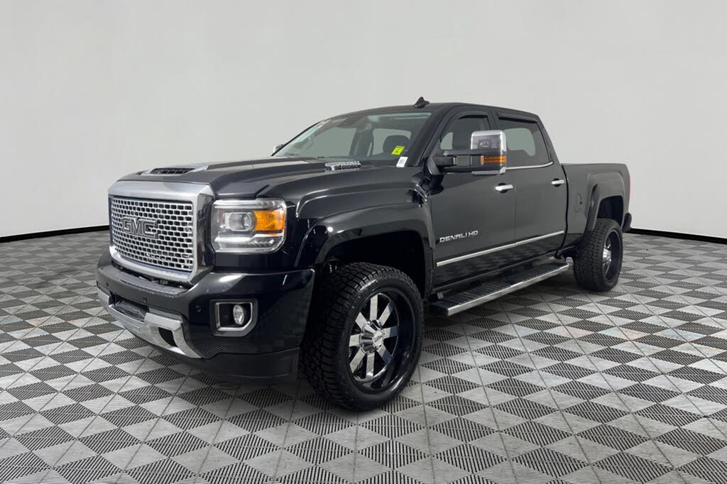 2017 GMC Sierra 3500HD Denali Crew Cab SB 4WD