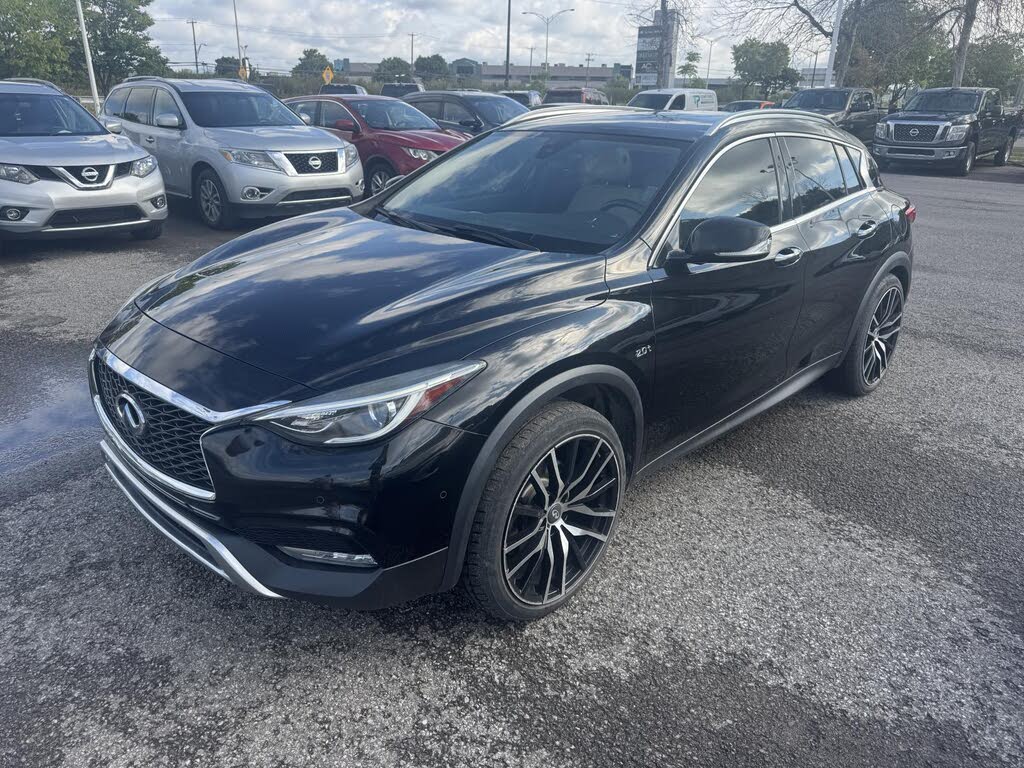 2017 INFINITI QX30 Premium AWD