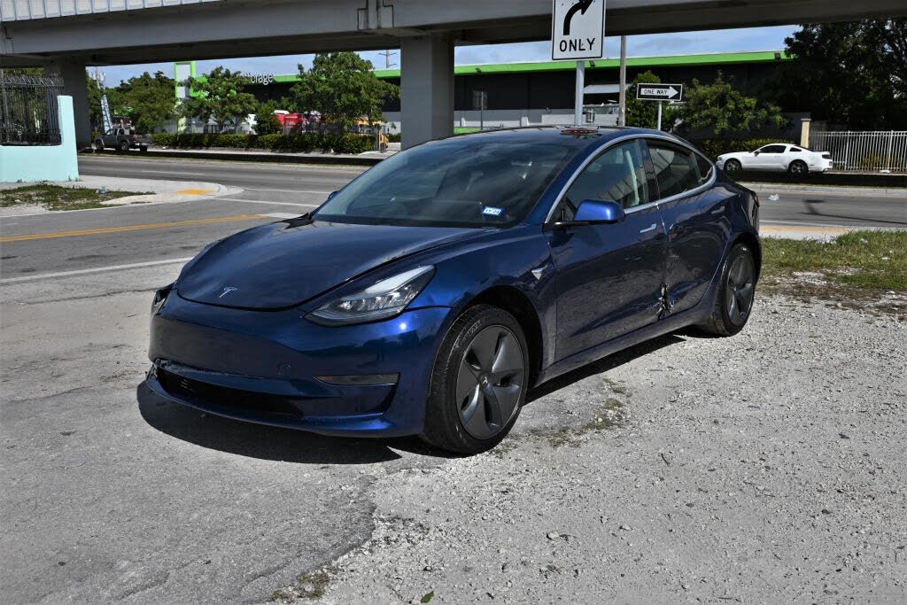 2019 Tesla Model 3 Mid Range RWD