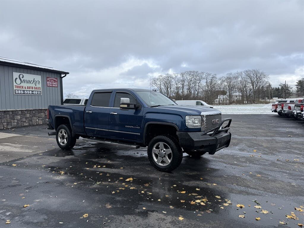 2015 GMC Sierra 2500HD Denali Crew Cab SB 4WD