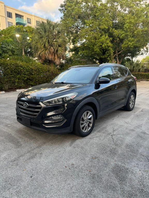 2016 Hyundai Tucson 2.0L SE AWD with Beige Seats