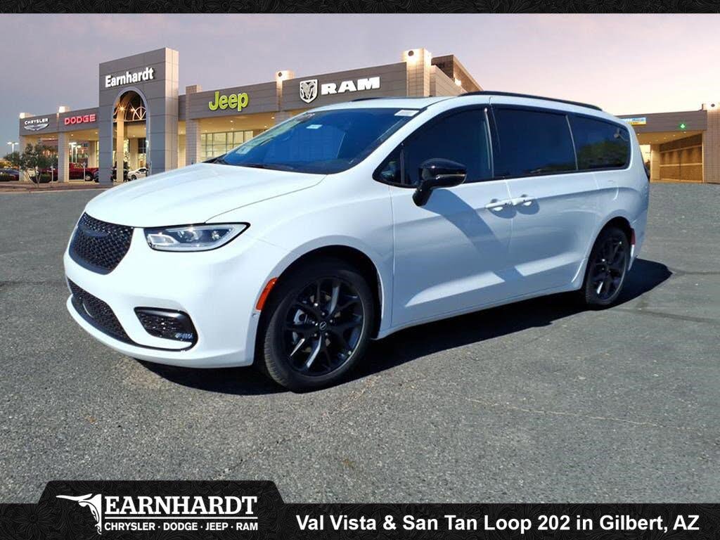 2026 Chrysler Pacifica Limited FWD