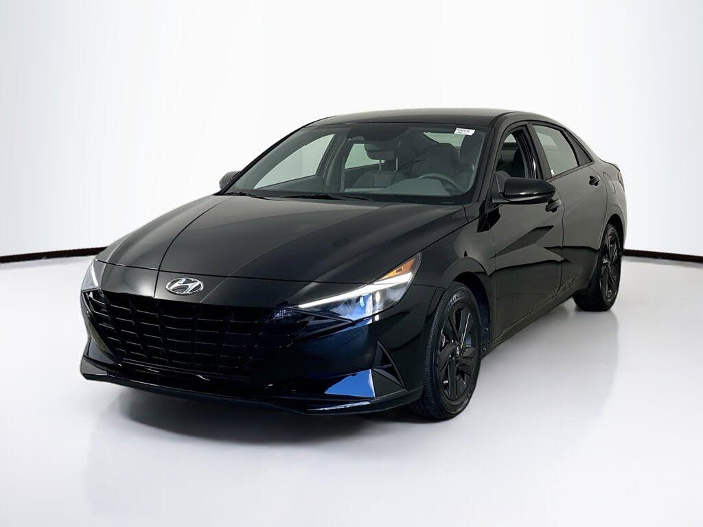 2023 Hyundai Elantra SEL FWD