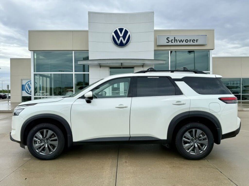 2024 Nissan Pathfinder SV 4WD