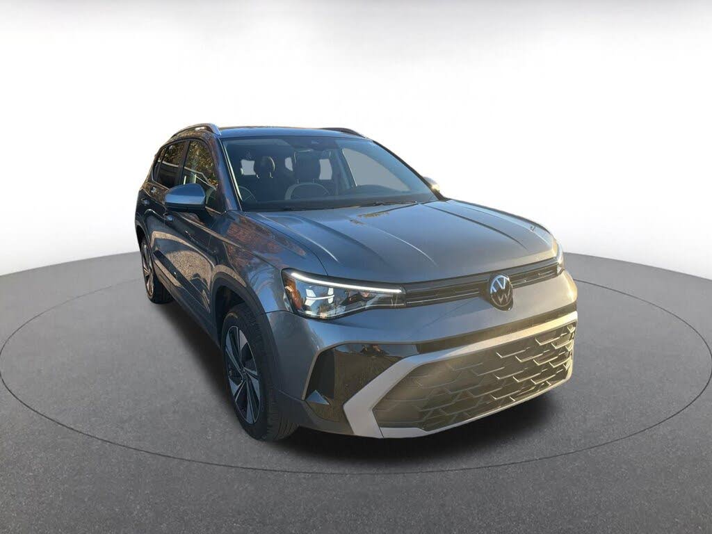 2025 Volkswagen Taos SE 4Motion