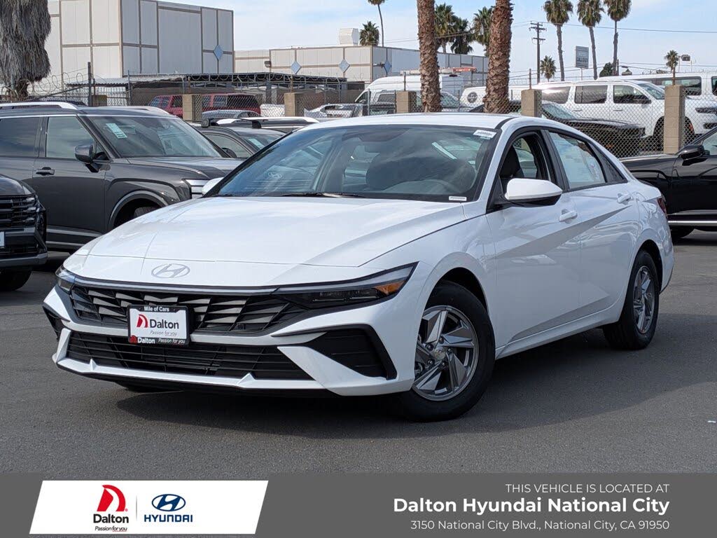 2026 Hyundai Elantra SE FWD