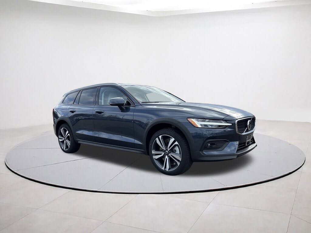 2026 Volvo V60 Cross Country B5 Plus AWD