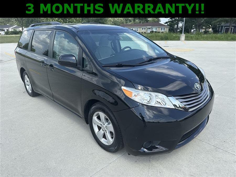 2017 Toyota Sienna LE 7-Passenger Auto Access Seat FWD