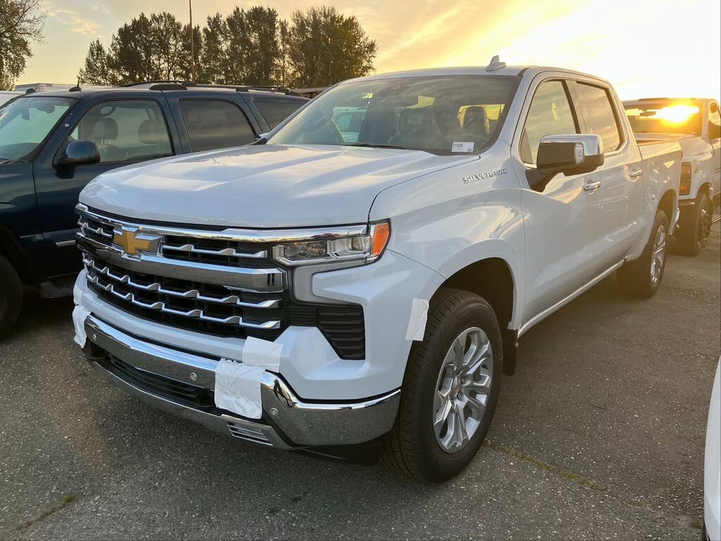 2026 Chevrolet Silverado 1500 LTZ Crew Cab 4WD