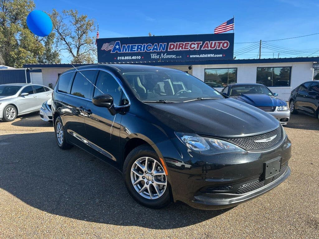 2023 Chrysler Voyager LX FWD