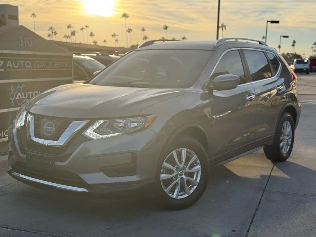 2017 Nissan Rogue SV FWD