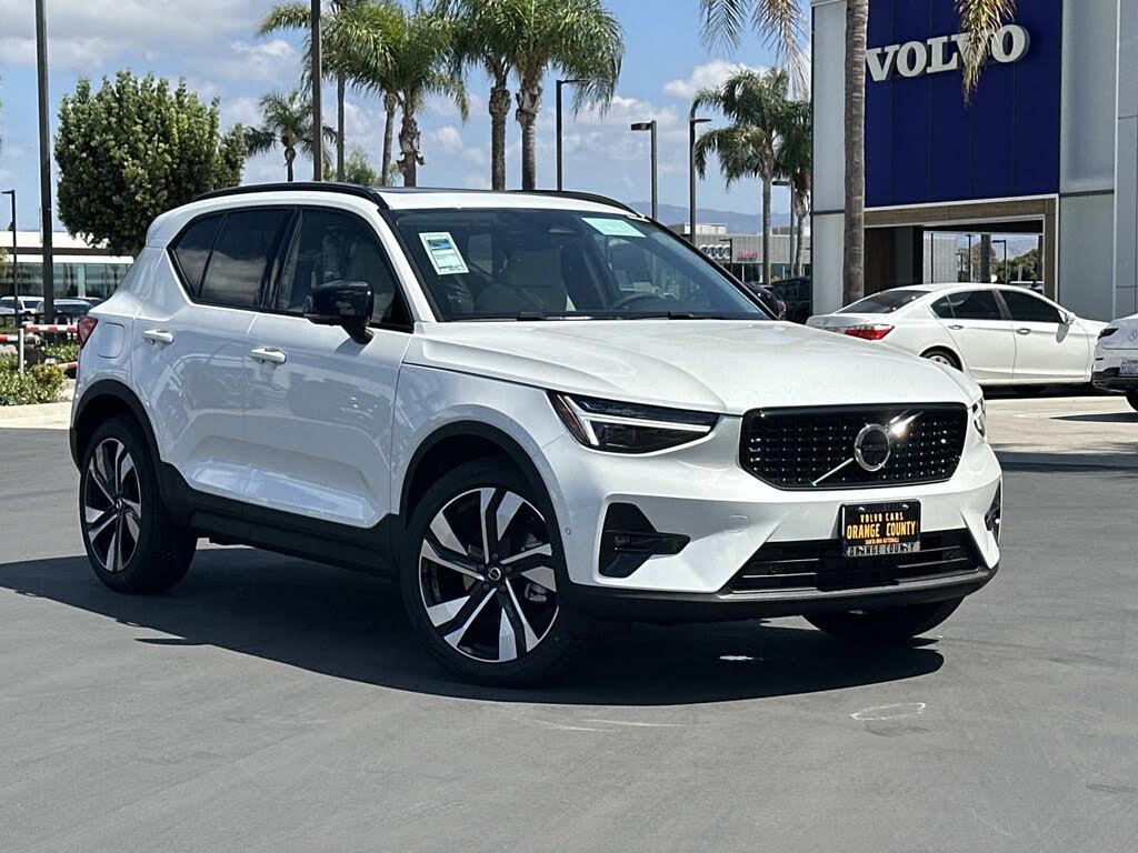 2026 Volvo XC40 B5 Ultra AWD