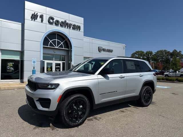 2025 Jeep Grand Cherokee Altitude 4WD