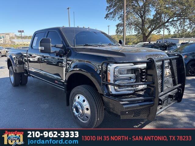2023 Ford F-450 Super Duty Lariat Crew Cab LB DRW 4WD