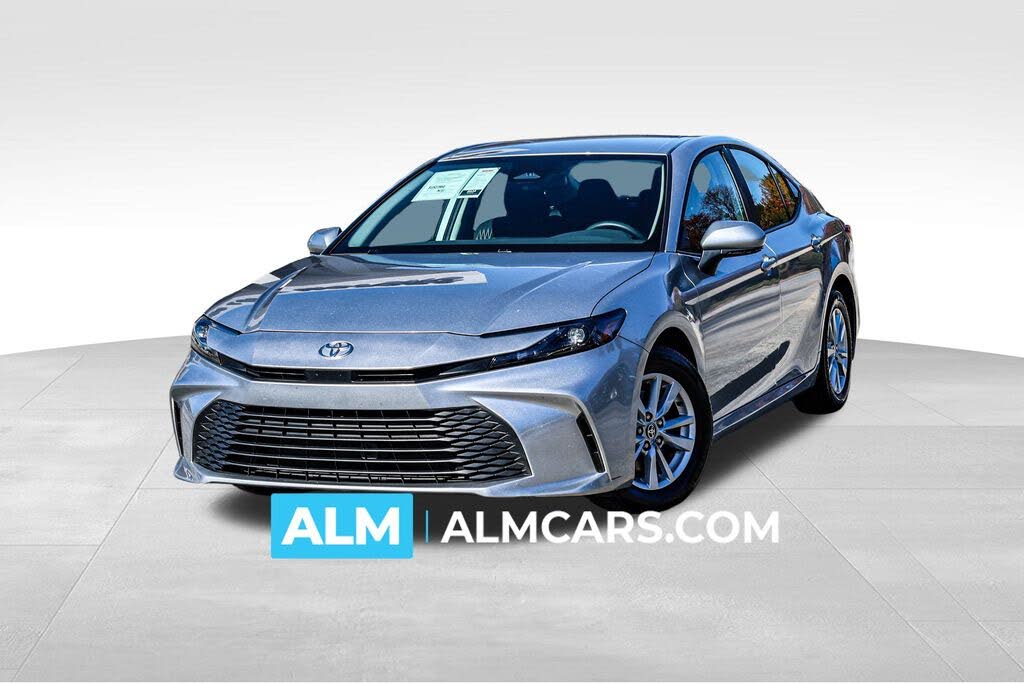 2025 Toyota Camry LE FWD
