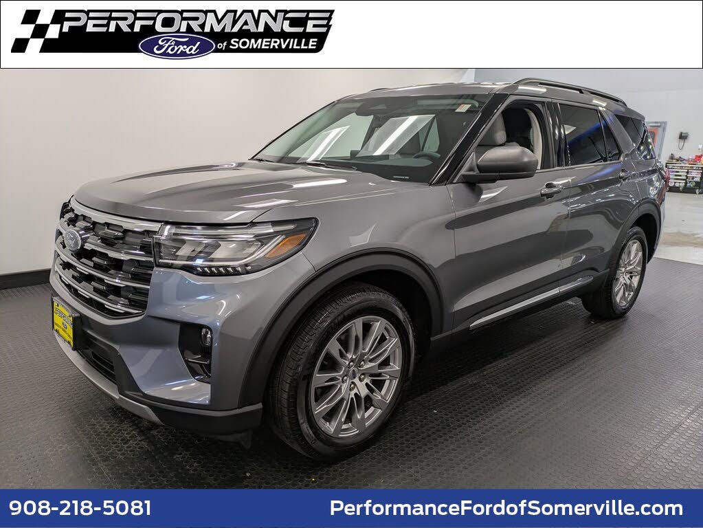 2025 Ford Explorer Active AWD