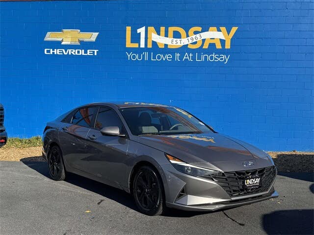 2023 Hyundai Elantra SEL FWD