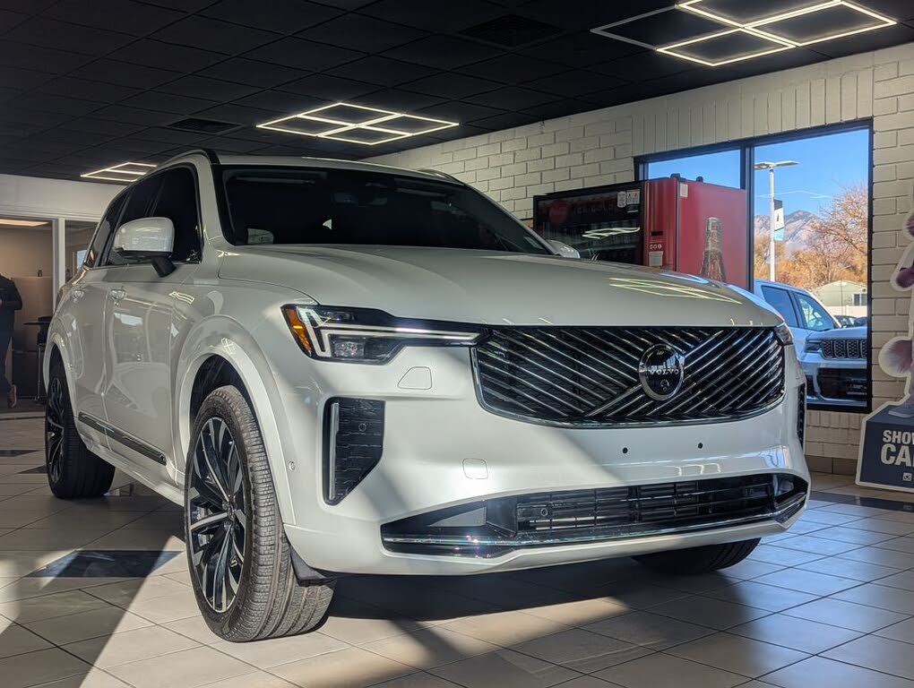 2025 Volvo XC90 Recharge T8 Ultra Bright Theme 7-Passenger eAWD