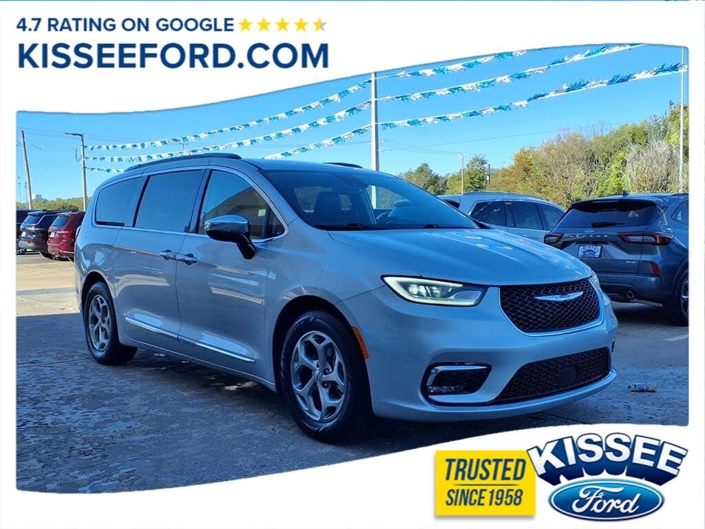 2023 Chrysler Pacifica Limited FWD