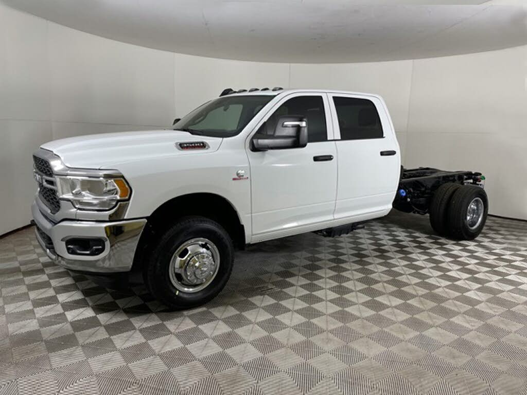 2024 RAM 3500 Chassis SLT Crew Cab LB DRW 4WD