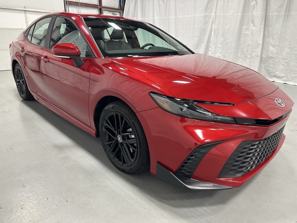 2025 Toyota Camry SE FWD