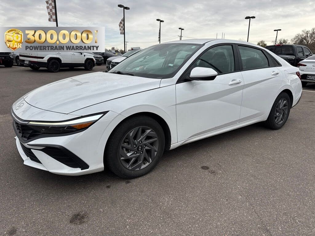 2024 Hyundai Elantra SEL FWD