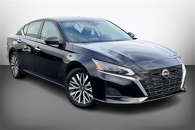 2024 Nissan Altima 2.5 SV FWD