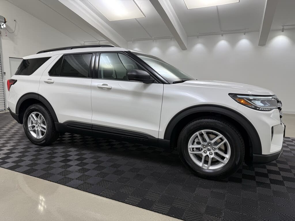 2026 Ford Explorer Active RWD