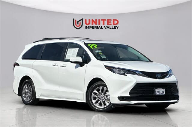 2022 Toyota Sienna LE 8-Passenger FWD