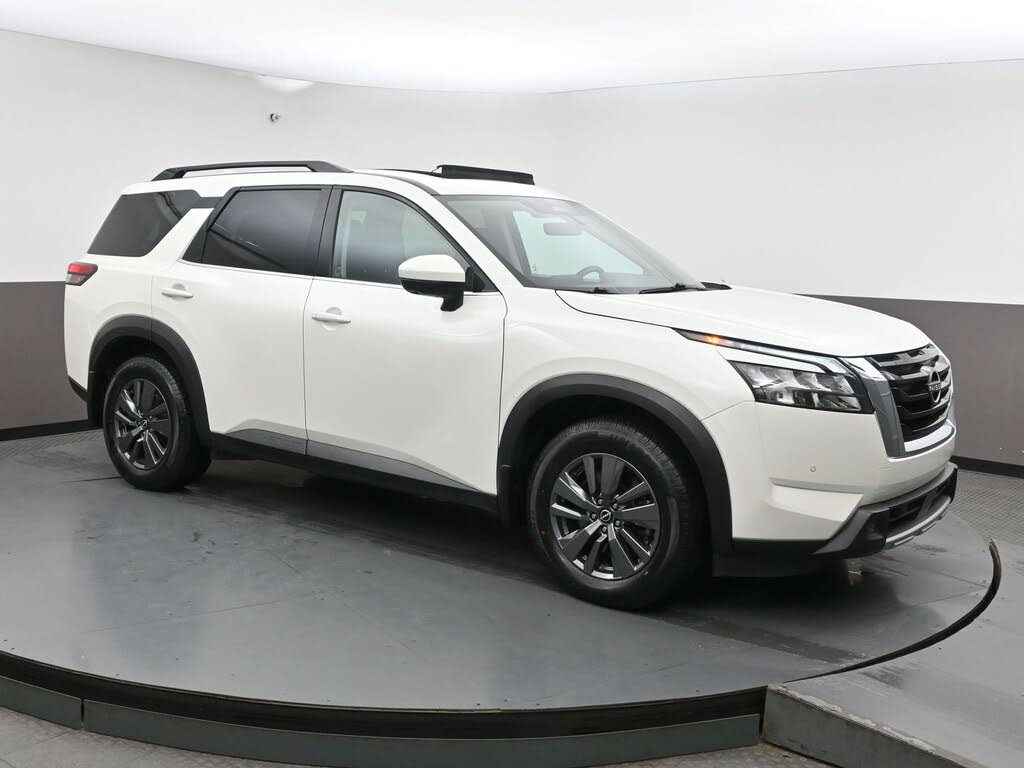 Nissan Pathfinder SV 4WD 2024
