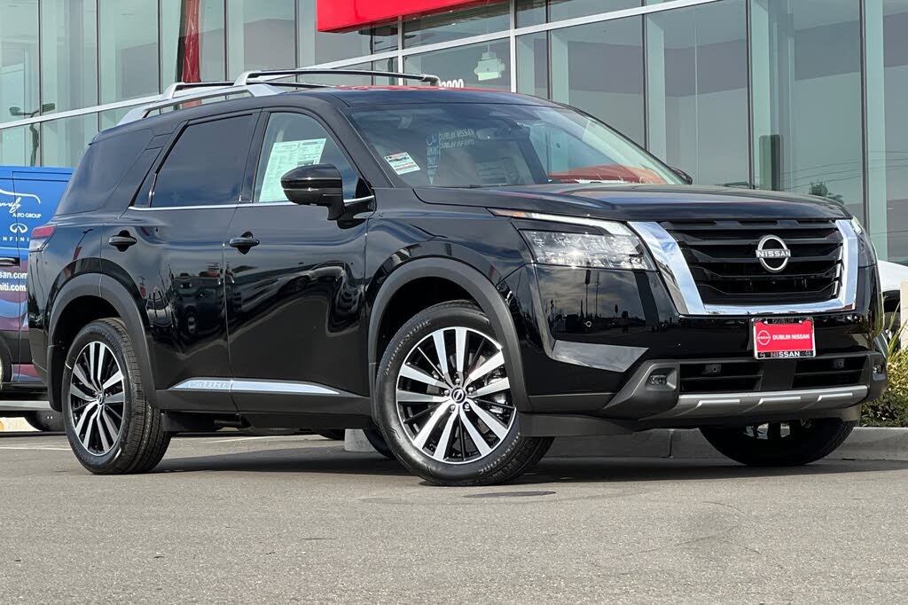 2025 Nissan Pathfinder Platinum 4WD