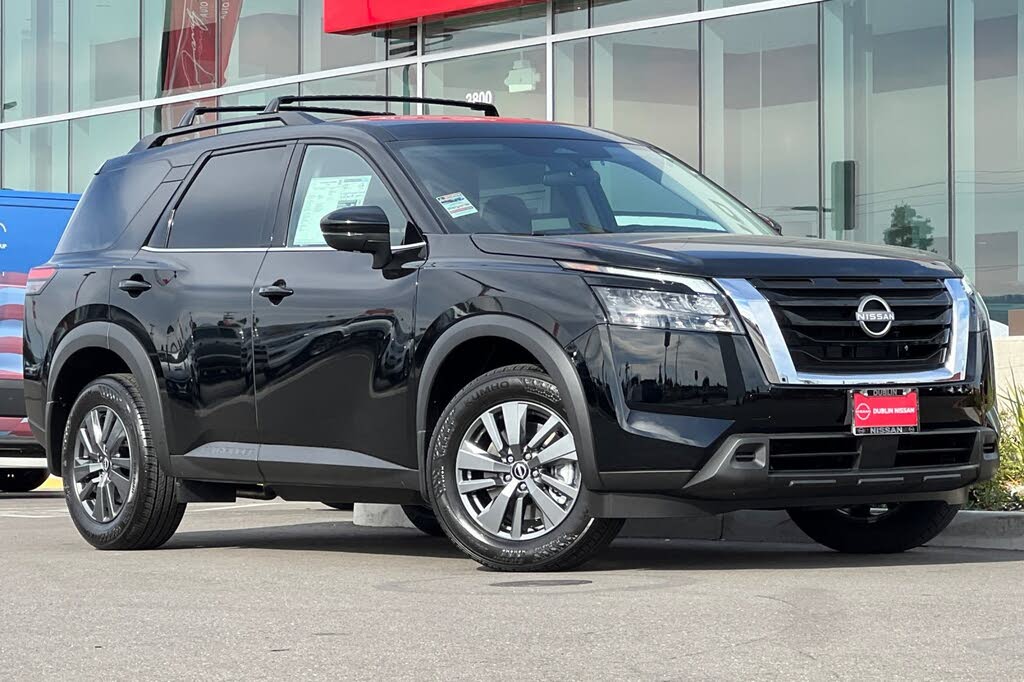 2025 Nissan Pathfinder SV FWD