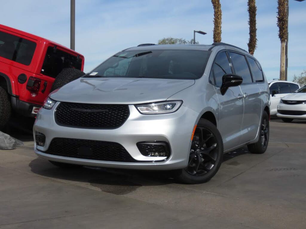 2026 Chrysler Pacifica Select FWD