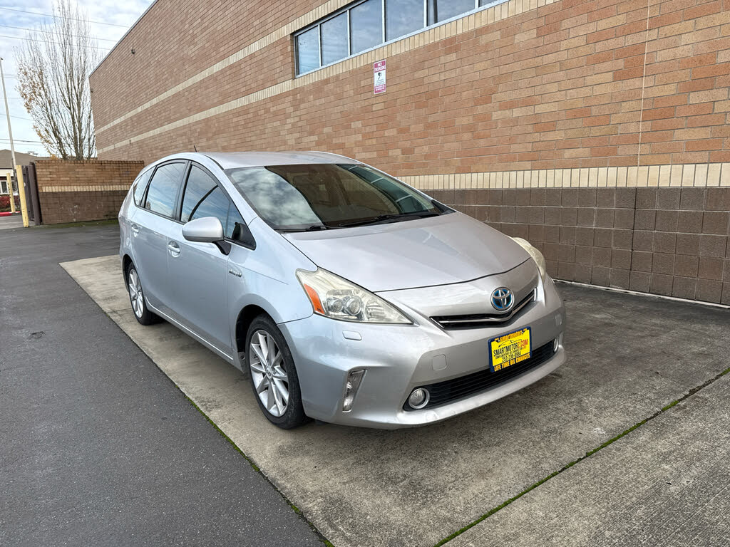 2012 Toyota Prius v Five FWD