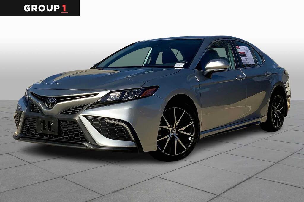 2024 Toyota Camry SE FWD