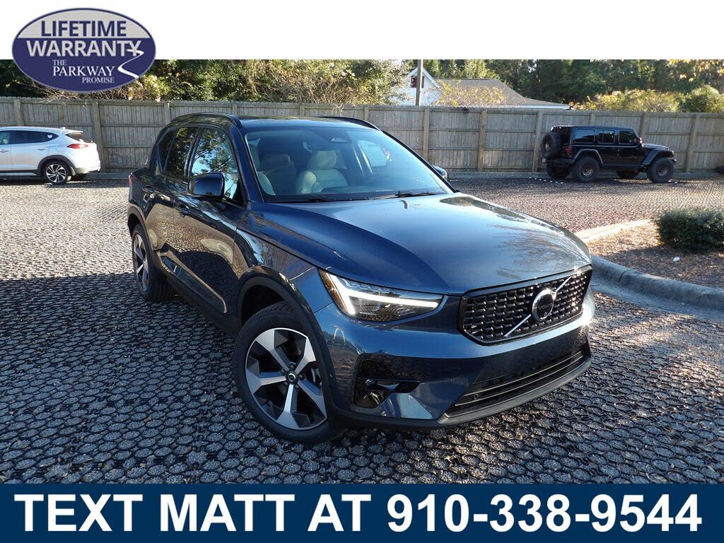 2026 Volvo XC40 B4 Plus FWD