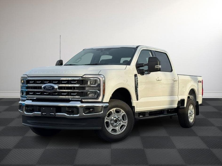 2026 Ford F-250 Super Duty XLT Crew Cab 4WD
