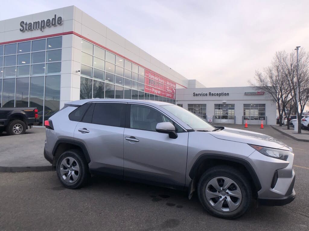 Toyota RAV4 LE AWD 2023