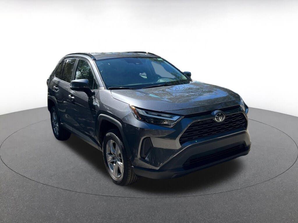 2025 Toyota RAV4 XLE FWD