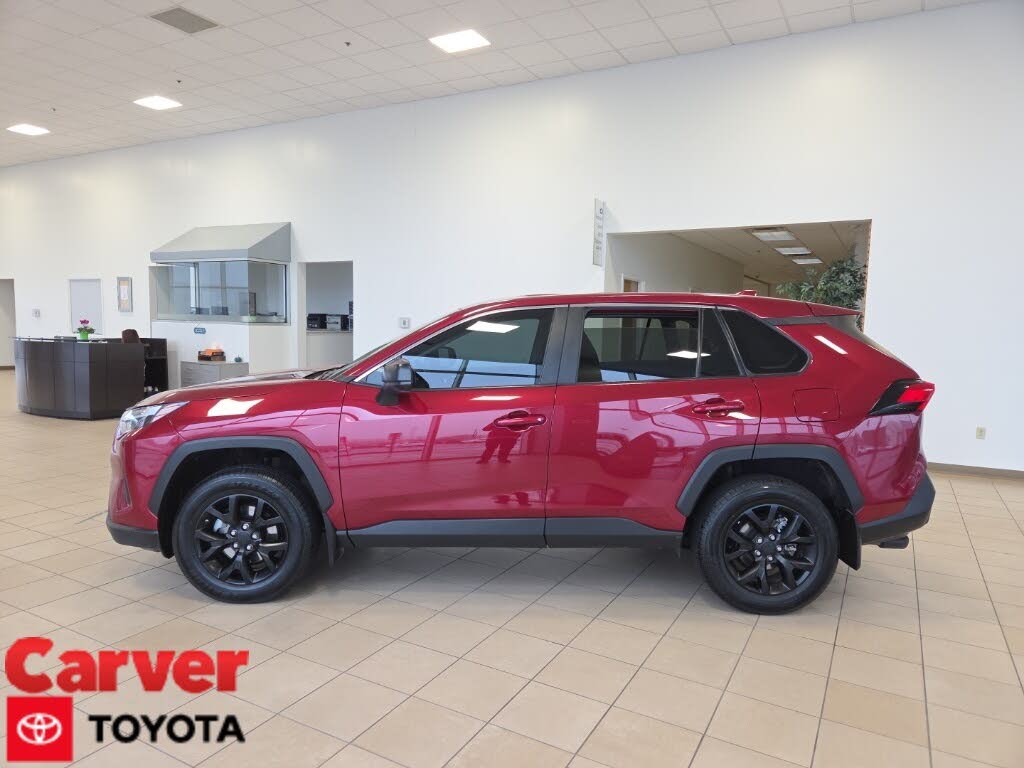 2024 Toyota RAV4 LE FWD