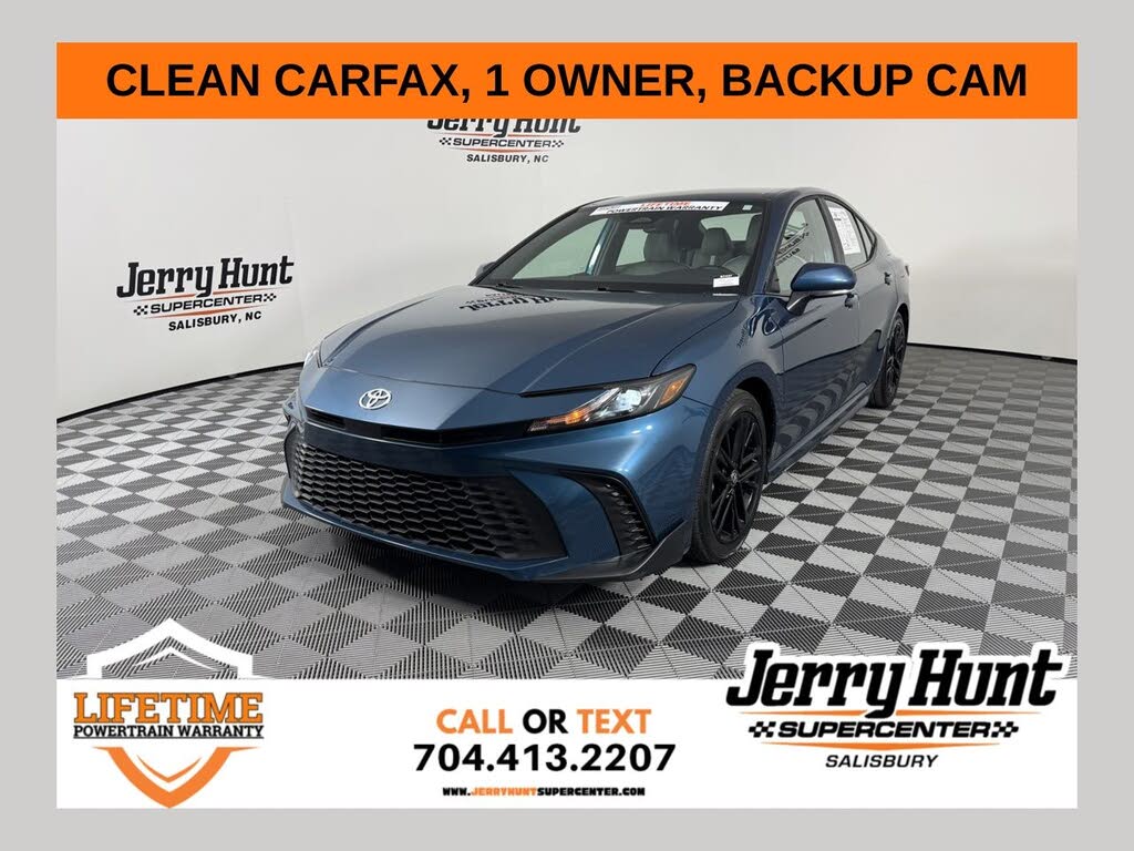 2025 Toyota Camry SE FWD