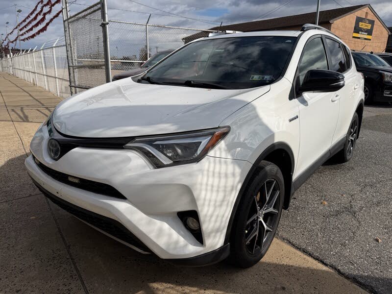 2017 Toyota RAV4 Hybrid SE AWD